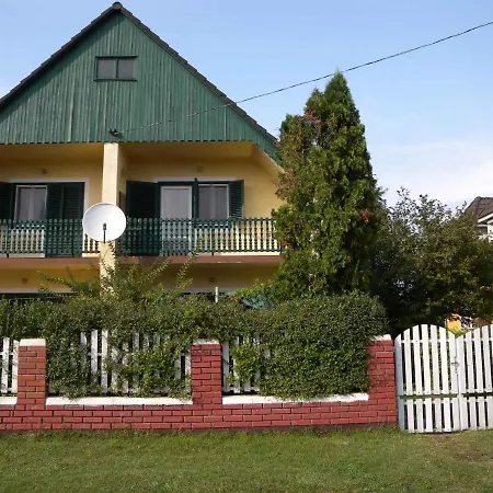 In Balatonmariafuerdo 33086 度假居