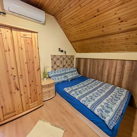Nyaraló In 33086 *